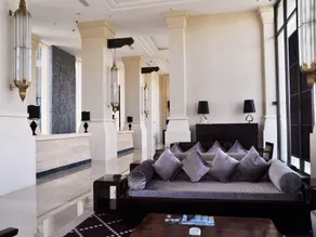 Le Parker International Hotel - Image 3