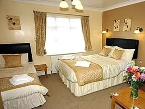 Philmar Guest House - Image 4