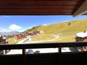 Ski aux pieds - Image 4