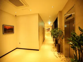 Suave Hotel - Image 4