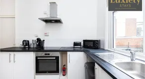 Modern 3BR Home By Luxiety Stays w Long stay Disc - Image 5