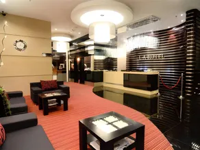 LA Hotel - Image 2