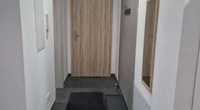 Laura - Image 5