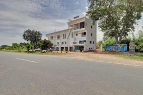 OYO Flagship Hotel Ashoka Grand - Image 2