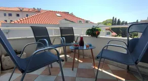 Blue Stella Luxury Apartment - Image 5