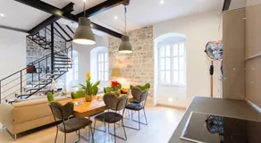 Old Town Luxury House - Image 3