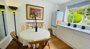 Hidden Cottage with Parking in Esher Surrey - Pass the Keys - Image 4