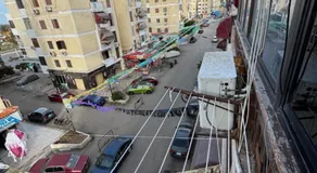 شقة 2 غرفة كبيرة ترى البحر مباشر مكيفة وسط المدينة بورسعيد - Image 4