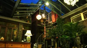 Kelly‘s Courtyard Hotel - Image 2