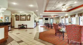 Quality Inn & Suites Clinton - Jackson West - Image 3