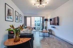 Stylish Belfast City Centre 2 Bedroom Apt Free Parking - Image 2