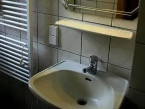 Double room, shower, toilet, balcony - Image 3