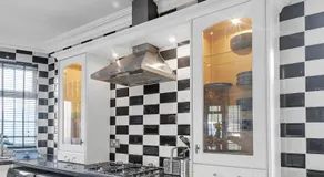 Contractor House - Heathrow & M25, Parking, Wi-Fi - Image 2