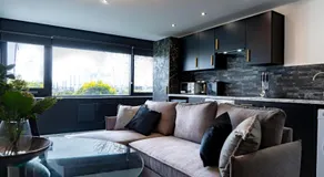 Studio Apartment - Perfect for Contractors and Short & Long Term Stays - Free WIFI - Free Parking - Extra Bed - Full Kitchen - Image 3