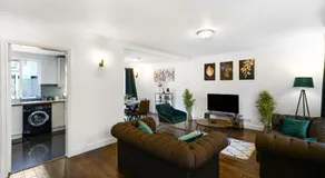Loughton 3 Bedroom Sleeps 5 by BSE Homes - Image 2