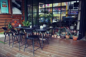 Travel Charger Hostel - Image 2