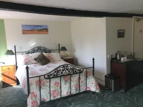 Yew Tree House - Image 2