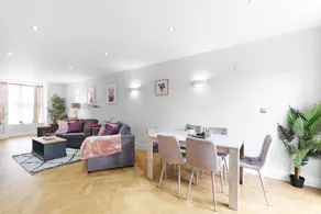 4 Bedroom and 3 Bathroom Family Home with Garden in Isleworth - Image 3
