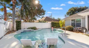 Family Home with Private Pool, Game Room, Fire Pit - Image 4
