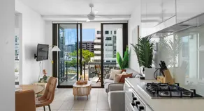 Sleek 2BRM Apartment at Aqua Newstead - Image 2