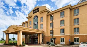 Country Inn & Suites by Radisson, Terrell - Image 3