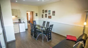 Nyirfa Apartmanház - Image 2