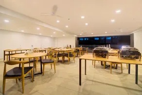 Super Townhouse Balewadi High Street - Image 2