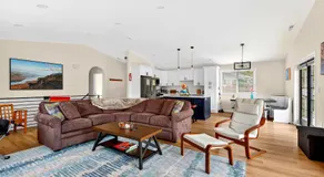 Modern Gorge Retreat Steps from River & Hiking - Image 2