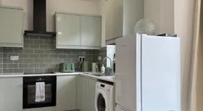 Beddington Serviced Accommodation - Image 4