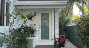 Tropical Paradise in Miracle Mile with Parking - Image 3