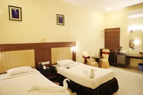 Hotel Swagath Grand Nagole - Image 2