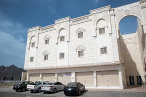 Luxurious Family 3 Bedroom Apartments 10 Mins Drive to Al-Masjid Nabawi - Image 2
