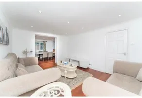 Luxury semidetached house - Image 2