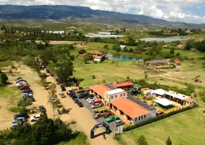 Hotel y Centro Comercial El Valle del Pliosaurio - Image 3