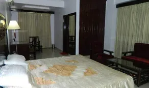 City Hotel - Image 4