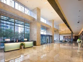 Inzone Royal Plaza Hotels - Image 2