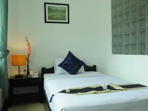 Frangipani Villa Hotel II - Image 5