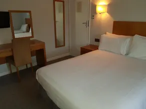 Tri-Star Hotel - Image 4