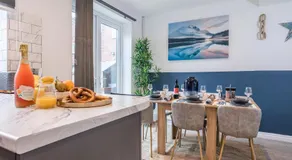 3 Bed house Near Manchester Airport - Image 5