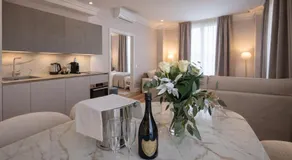 Royal Suite Apartment - Image 2