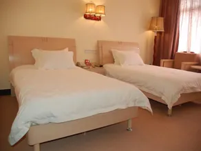 Yue Lai Yue Hotel - Image 2