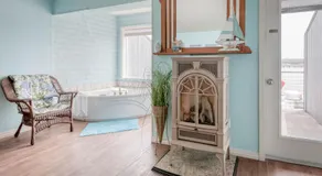Oceans Edge - Anchor Pier Lodge - Image 2