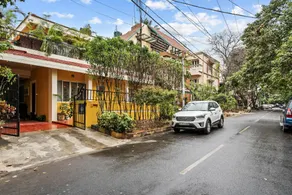 Vintage Haven Leafy Getaway Luxury Villa in Indiranagar by Spacez - Image 4
