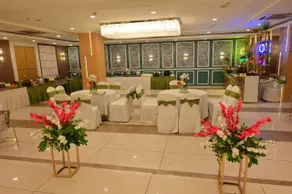 The Grand Radiant Hotel - Image 2