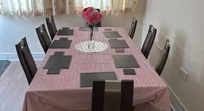 Gorgeous 5 bedroom house - Image 4
