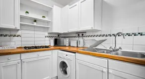 Stylish Three Bedroom House - Accommodates 7 - Parking - Garden - Recently Renovated 162S - Image 4