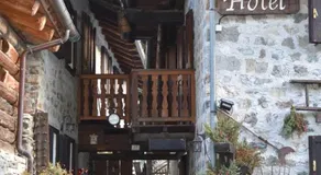 Hotel Petit Dahu - Chambres et Restaurant - Image 4