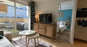 Chaleureux deux pièce coeur de ville avec parking privé - Image 2