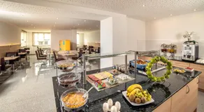 Hotel am Stadtrand - Image 3