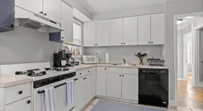 3 Bedroom Fenced Backyard Pets Welcome Sleeps 6 - Image 4